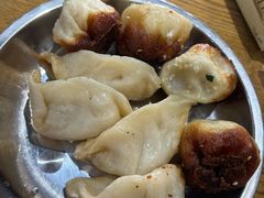 -黄阿姨锅贴大王(万航渡路店)