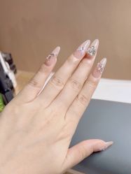-UGIRL有个美甲