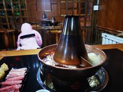 -果松木炭酸菜铜火锅·外婆参鸡汤