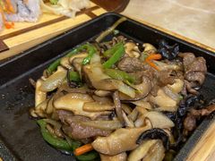 铁板蘑菇炒牛肉-桃屋日本料理(清华科技园店)