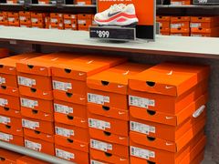 -NIKE上海青浦换季优惠店