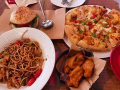 -必胜客(打浦桥日月光店)