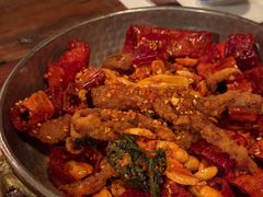sisters秘制麻辣鸭舌-SISTERS BAR RESTAURANT川意酒馆(嘉善老市H楼店)