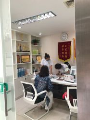 -苗医生专业祛痘·皮肤管理