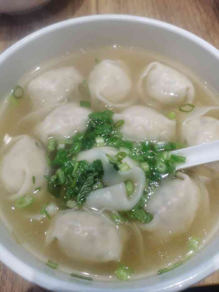 满宝馄饨(天河家园店)-"不知道吃什么的时候就想吃满宝馄饨,汤汤水.