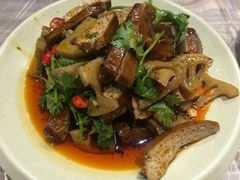 -巴厘龙虾·榜首油焖大虾(音乐学院·沿江酒馆店)
