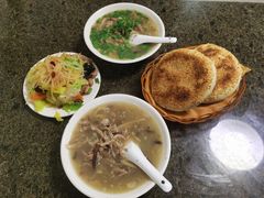 烧饼-清真喜兰老丁羊汤特色小吃