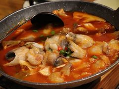 思茅酸汤鱼片-老滇山寨•云南特色菜•地方菜•民族风情歌舞表演(金碧店)