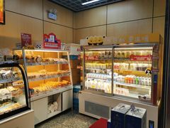 面包甜点陈列柜-一鸣真鲜奶吧(卫岗店)