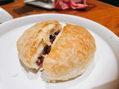 现烤玫瑰鲜花饼-云海肴·汽锅鸡·云南菜(高德置地店)