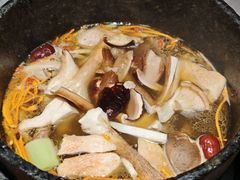 -芸山季·云南山珍菌火锅(人民广场来福士店)