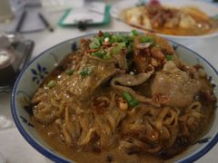 招牌黄金干咖喱面（米粉）-何九海南茶店(鬼仔巷店)