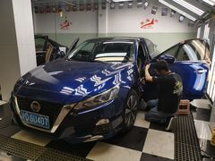 -鲨鱼皮汽车凹陷玻璃修复(静安店)