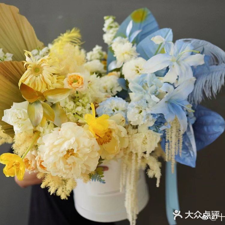 俄式鲜花抱抱桶