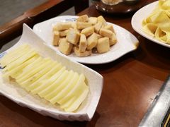 -亿诣蝎府炸酱面羊蝎子火锅(酷车小镇店)