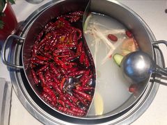 鸳鸯锅-大斌家串串火锅(德思勤店)