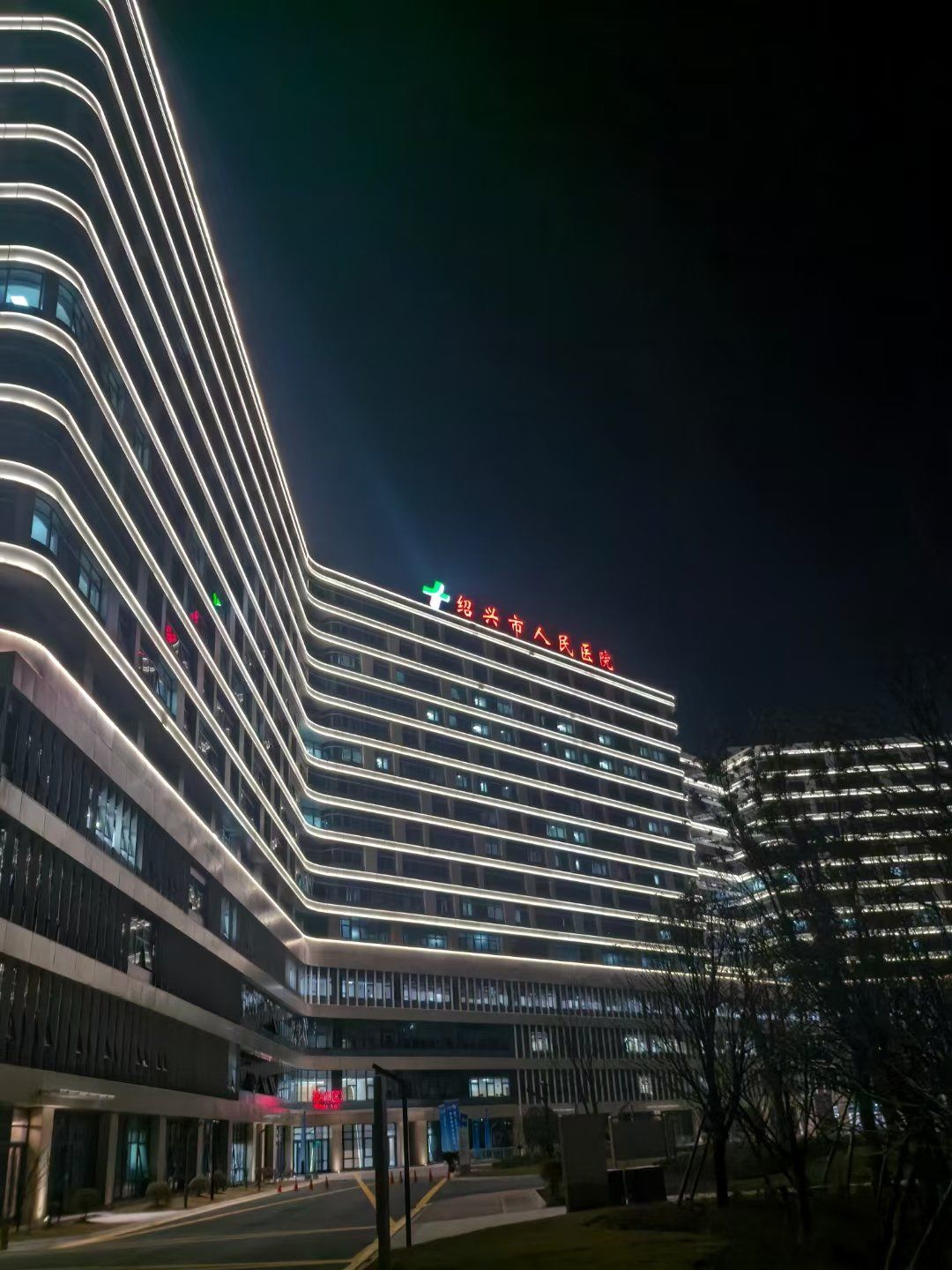 新的人民医院挺漂亮啊