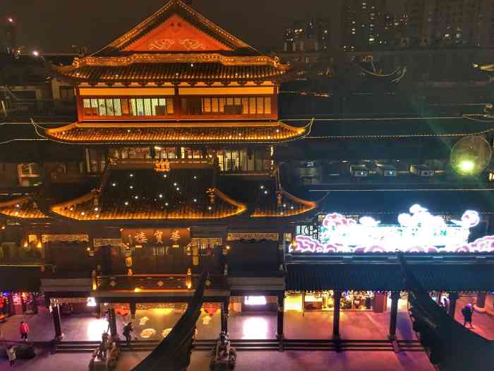 豫园·海上梨园-"嘈杂喧闹的豫园里藏着个清雅别致的海上梨园.