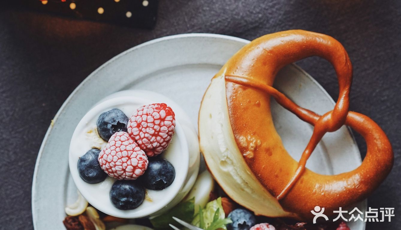 早餐 | 碱水结 🥨🥨🥨➕🥗