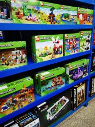 -逝水玩具折扣店