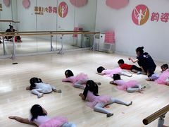 -韵姿少儿舞蹈(北外滩校区)