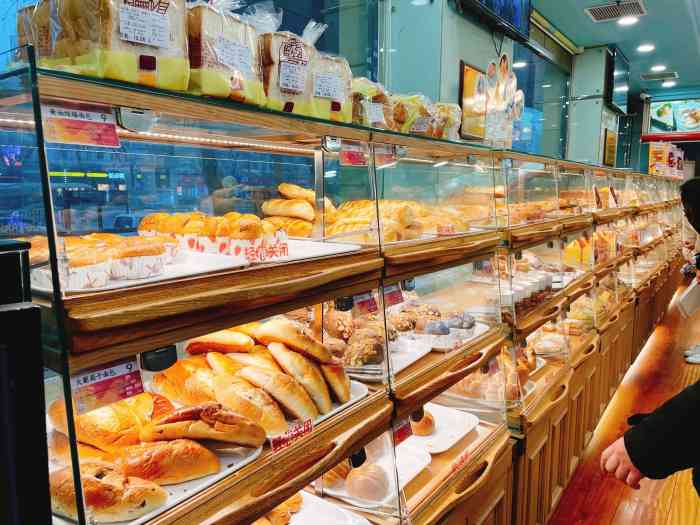 新侨三宝乐面包店(崇文门店)-"上大学的时候经常到新桥服装市场买衣服