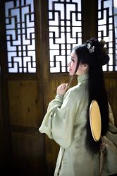 点击看大图 -九月鹰飞汉服摄影工作室