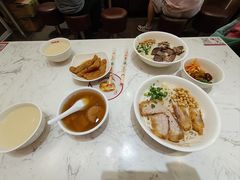 -桂姥姥·桂林卤粉·锅烧桂林米粉(莲塘店)