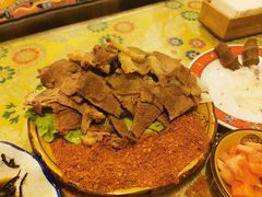 手抓牦牛肉-卡万金特色藏餐