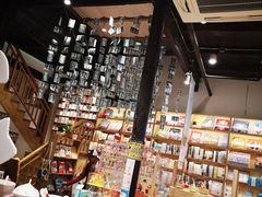 -猫的天空之城概念书店(杭州南宋御街店)