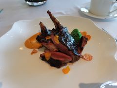 碳烤乳鸽，甜豆，旱金莲醋汁-Jean Georges