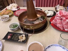 -洞庭洲·防空洞火锅·铜锅涮肉·烧烤(新百广场店)