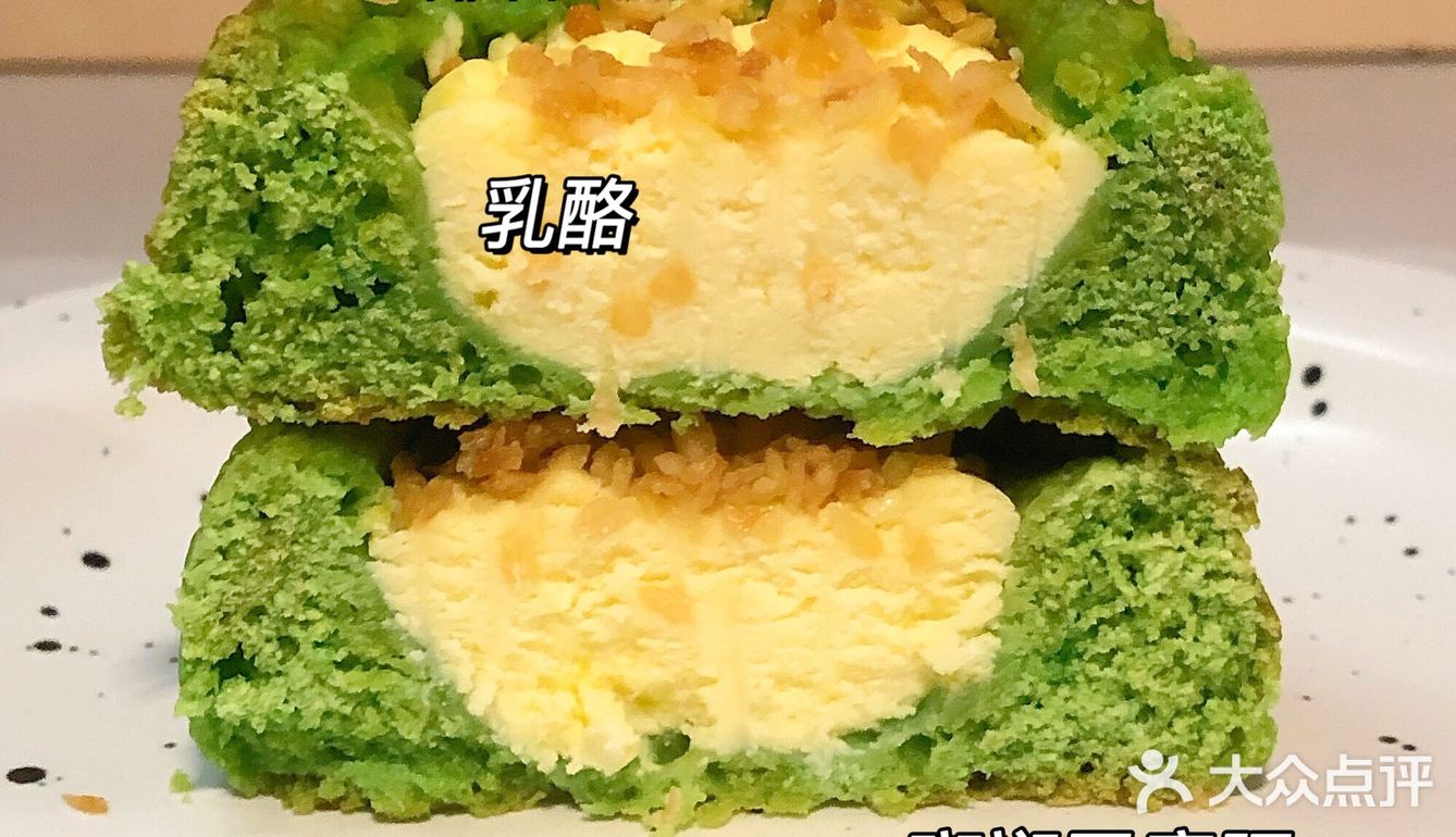 口感很扎实、饱腹感强，馅儿还是有加糖