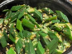 黄灯笼椒啫秋葵-啫两手·啫啫煲·小饭堂(龙城万科里店)