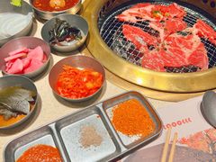 -蚂蚁洞·烤肉大营地(上海静安大悦城店)