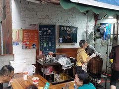 -梁阿婆廿年老牌扣肉糯米饭