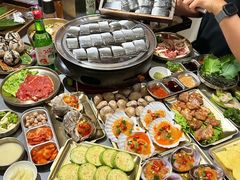 -围炉肉舍•炭烤活鳗•丹东海鲜烤肉(步行街店)