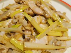 葱姜炒蛏子-渔民船说·北塘海鲜·天津菜·海肠捞饭(北塘古镇店)