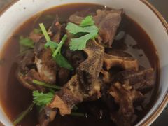 香辣牛骨-贡梅老面馆·蟹粉面·无锡特色小吃(南长街主推店)