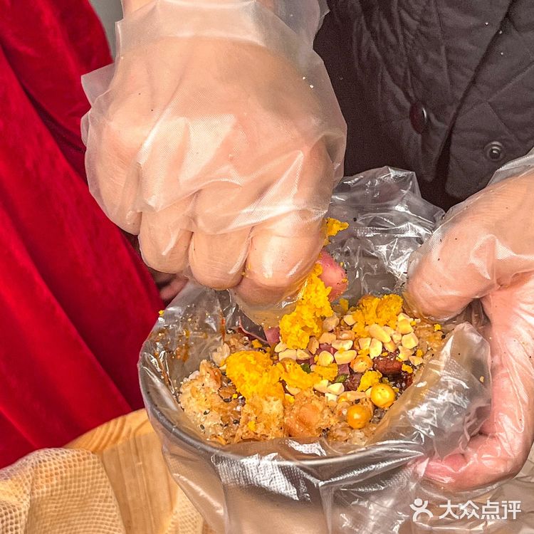 终于在南昌吃到了贵州糯米饭！！好好吃啊[流泪]
