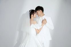 -雪中彩影婚纱摄影·微光艺术中心