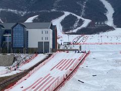 -鳌山滑雪度假区