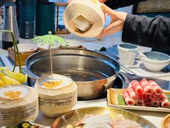 -三个椰子·现砍椰子鸡(金源CBD店)
