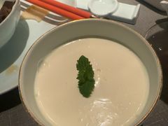 -左庭右院鲜牛肉火锅黑金店(陆家嘴中心店)