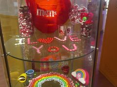 -m豆巧克力世界(上海世茂广场店)