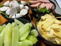 -炉小二铜锅牛蛙•川湘菜(三里屯店)
