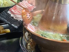 -果松木炭酸菜铜火锅·外婆参鸡汤