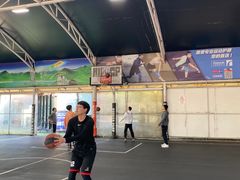 -洛克公园·篮球·足球·羽毛球(莘庄店)