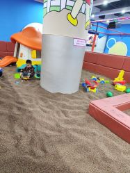 -六月巴士童乐园(抚顺罕王商场店)