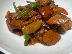 牛肝菌炒华腾肉-通安客栈中餐厅·何家小馆